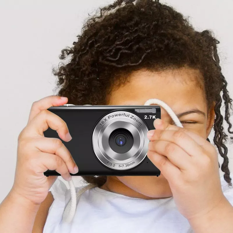Fotocamera Digitale Andoer 16x Zoom Con Schermo 2.4'' TFT, 16MP E Video 1080P &ndash; Nero
